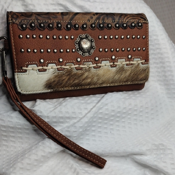 Trinity Ranch Handbags - Trinity Ranch Leather Wallet With Calf Hair And Dustbag